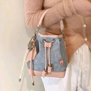 Túi Nữ Dáng Chậu Rút Hoạ Tiết Thêu Gấu Xinh Dễ Thương CUN669