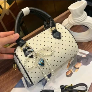 Túi Trống Nữ Dáng Mini Chấm Bi Vintage – Đính Charm Tim Ngọc Trai Cực Xinh CUN190